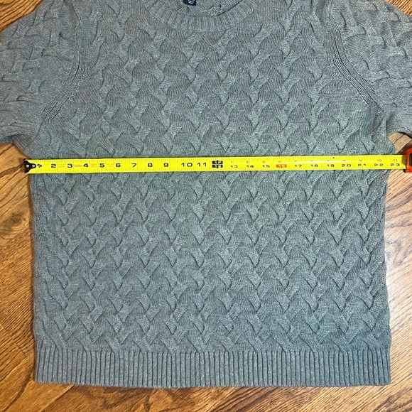 Women’s Grey‎ Cable Knit Sweater - Picture 3 of 8
